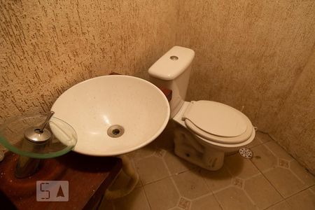 Casa à venda com 285m², 4 quartos e 1 vagaLavabo 