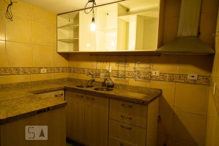 Casa à venda com 285m², 4 quartos e 1 vagaCozinha 