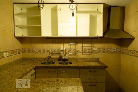 Casa à venda com 285m², 4 quartos e 1 vagaCozinha 