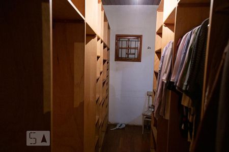 Casa à venda com 285m², 4 quartos e 1 vagaCloset do quarto