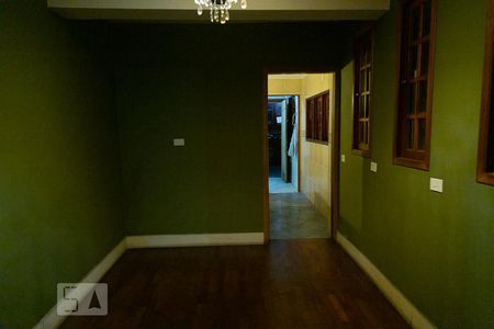 Casa à venda com 285m², 4 quartos e 1 vagaSala 