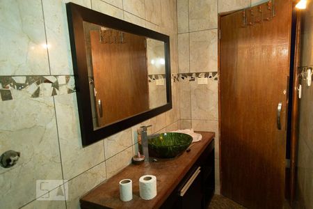 Casa à venda com 285m², 4 quartos e 1 vagaBanheiro 