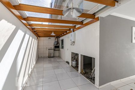 Casa para alugar com 180m², 3 quartos e 3 vagasFundos