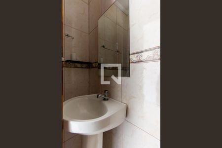 Casa à venda com 100m², 2 quartos e 1 vagaBanheiro