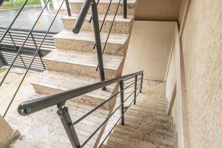 Apartamento para alugar com 40m², 2 quartos e 1 vaga Apartamento para alugar com 40m², 2 quartos e 1 vagaEscada