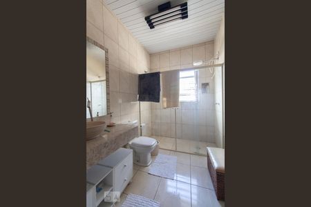 Banheiro de casa à venda com 4 quartos, 300m² em Chácara Belenzinho, São Paulo