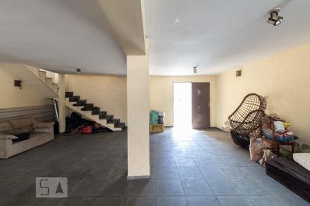 Casa à venda com 300m², 4 quartos e 4 vagasGaragem