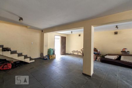 Casa à venda com 300m², 4 quartos e 4 vagasGaragem