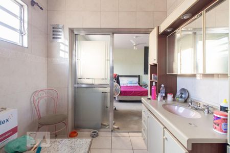 Casa à venda com 300m², 4 quartos e 4 vagasBanheiro do quarto 3