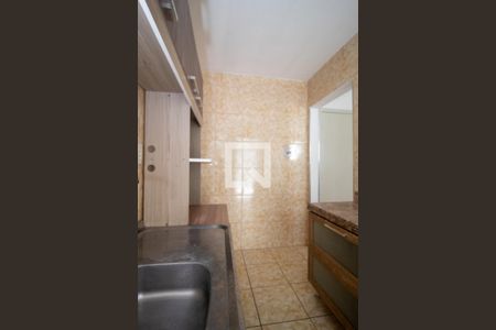 Cozinha de apartamento para alugar com 1 quarto, 43m² em Partenon, Porto Alegre