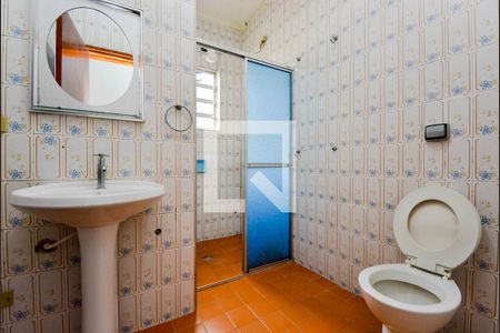 Casa para alugar com 240m², 3 quartos e 2 vagasBanheiro Social