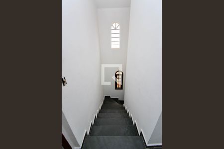 Casa para alugar com 240m², 3 quartos e 2 vagasEscada Quartos/Sala