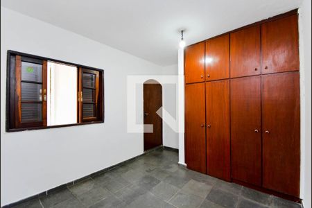 Casa para alugar com 240m², 3 quartos e 2 vagasQuarto 3