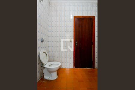 Casa para alugar com 240m², 3 quartos e 2 vagasBanheiro Social