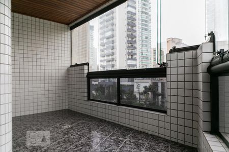 Apartamento para alugar com 273m², 4 quartos e 3 vagasSacada