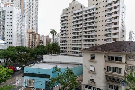 Apartamento para alugar com 273m², 4 quartos e 3 vagasVista