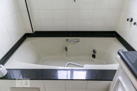 Apartamento para alugar com 273m², 4 quartos e 3 vagasBanheira