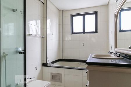 Apartamento para alugar com 273m², 4 quartos e 3 vagasBanheiro da suíte 2