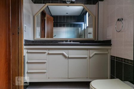 Apartamento para alugar com 273m², 4 quartos e 3 vagasBanheiro da suíte