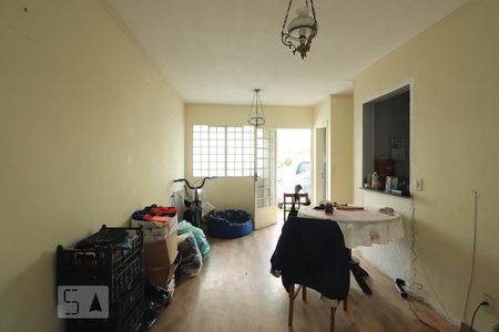 Casa de condomínio à venda com 100m², 3 quartos e 4 vagasSala