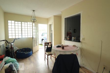 Sala de casa de condomínio à venda com 3 quartos, 100m² em Utinga, Santo André