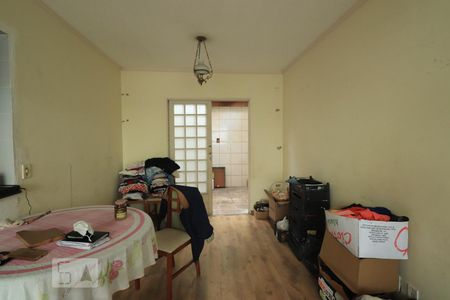 Casa de condomínio à venda com 100m², 3 quartos e 4 vagasSala