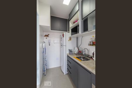 Apartamento à venda com 44m², 2 quartos e 1 vaga Apartamento à venda com 44m², 2 quartos e 1 vagaCozinha e Área de Serviço