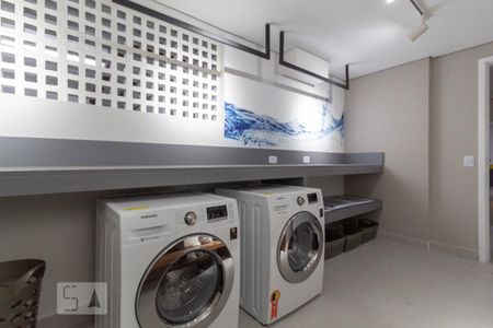 Apartamento à venda com 44m², 2 quartos e 1 vaga Apartamento à venda com 44m², 2 quartos e 1 vagaÁrea comum - Lavanderia