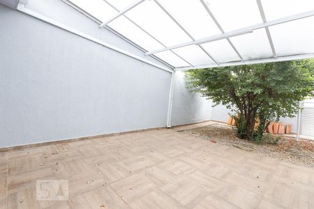 Casa para alugar com 130m², 4 quartos e sem vagaQuintal
