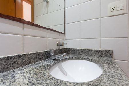 Apartamento à venda com 68m², 2 quartos e 2 vagasBanheiro - Pia