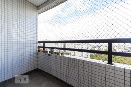 Apartamento à venda com 68m², 2 quartos e 2 vagasVaranda da sala