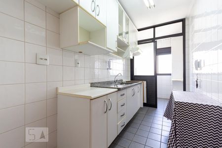 Apartamento à venda com 68m², 2 quartos e 2 vagasCozinha