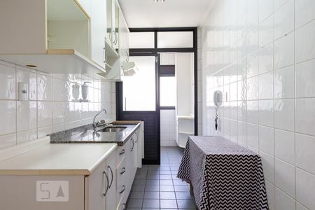 Apartamento à venda com 68m², 2 quartos e 2 vagasCozinha