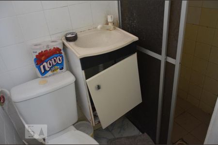 Banheiro de apartamento para alugar com 2 quartos, 70m² em Brotas, Salvador