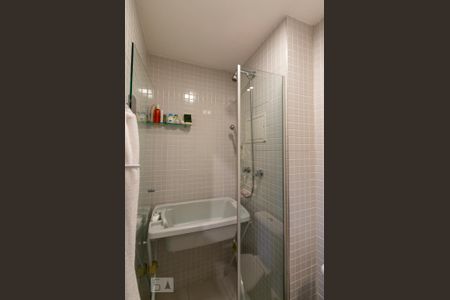 Apartamento para alugar com 69m², 2 quartos e 2 vagas Apartamento para alugar com 69m², 2 quartos e 2 vagasBanheiro