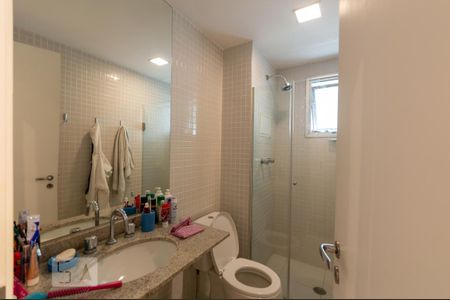 Apartamento para alugar com 69m², 2 quartos e 2 vagas Apartamento para alugar com 69m², 2 quartos e 2 vagasBanheiro da suíte
