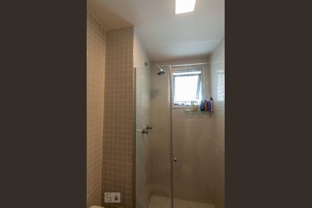 Apartamento para alugar com 69m², 2 quartos e 2 vagas Apartamento para alugar com 69m², 2 quartos e 2 vagasBanheiro da suíte