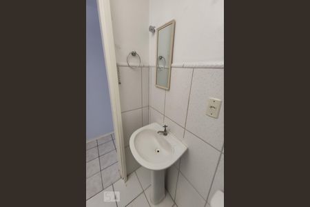 Apartamento para alugar com 65m², 2 quartos e sem vagaBanheiro