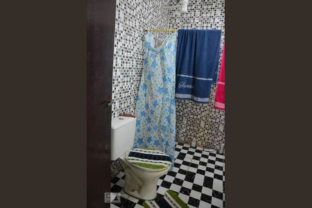 Casa para alugar com 200m², 3 quartos e 2 vagasBanheiro de Serviço