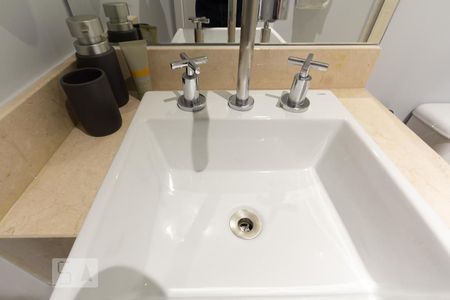 Apartamento para alugar com 60m², 2 quartos e 1 vaga Apartamento para alugar com 60m², 2 quartos e 1 vagaBanheiro da Suíte torneira