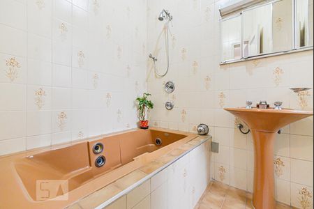 Casa à venda com 240m², 3 quartos e 2 vagasBanheiro da Suite 1