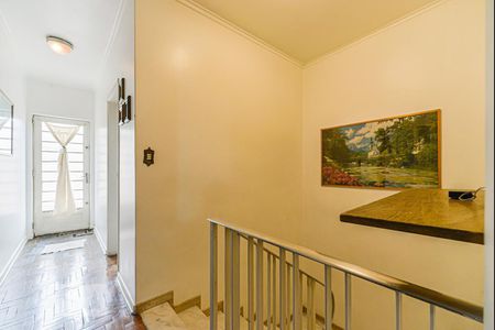 Casa à venda com 240m², 3 quartos e 2 vagasCorredor dos Quartos e Área de Serviço