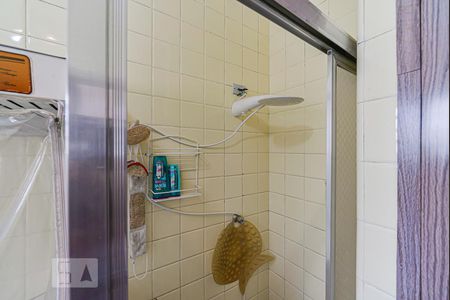 Casa à venda com 240m², 3 quartos e 2 vagasBanheiro