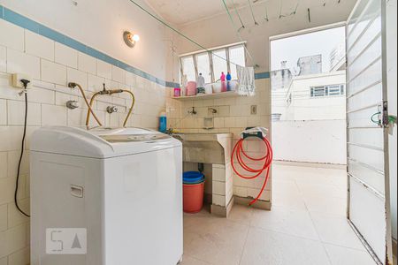 Casa à venda com 240m², 3 quartos e 2 vagasÁrea de Serviço