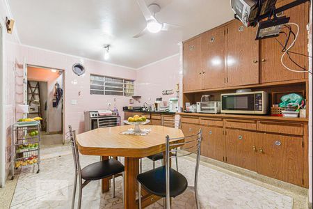 Casa à venda com 240m², 3 quartos e 2 vagasCozinha