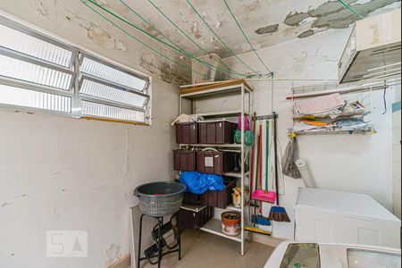 Casa à venda com 240m², 3 quartos e 2 vagasÁrea de Serviço