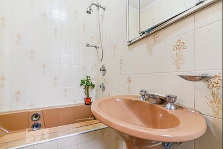 Casa à venda com 240m², 3 quartos e 2 vagasBanheiro da Suite 1