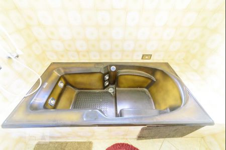 Casa à venda com 500m², 4 quartos e 8 vagasBanheiro Social 1