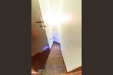 Casa à venda com 500m², 4 quartos e 8 vagasEscada