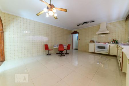 Casa à venda com 500m², 4 quartos e 8 vagasCozinhaCozinha